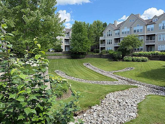 4th image of 370 Sundown Ct Unit D