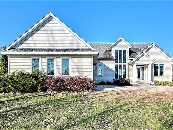 5th image of 18570 Shelby Ct