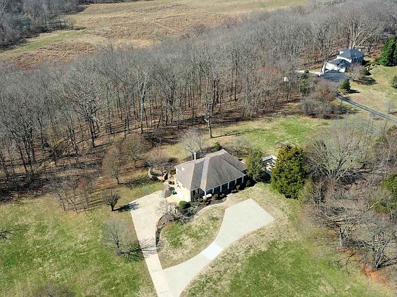 4th image of 439 Carver Ln