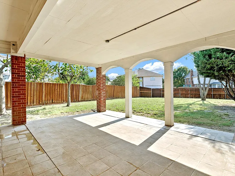 3803 Farmington Dr — Photo 19