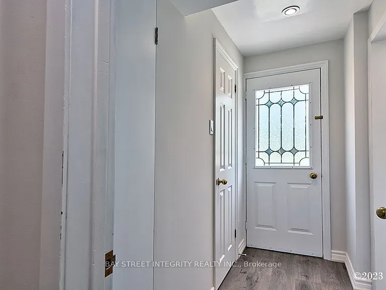 27 Heathview Ave #LOWER — Photo 3