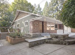 5750 Washington Ct, Lake Oswego, OR 97035