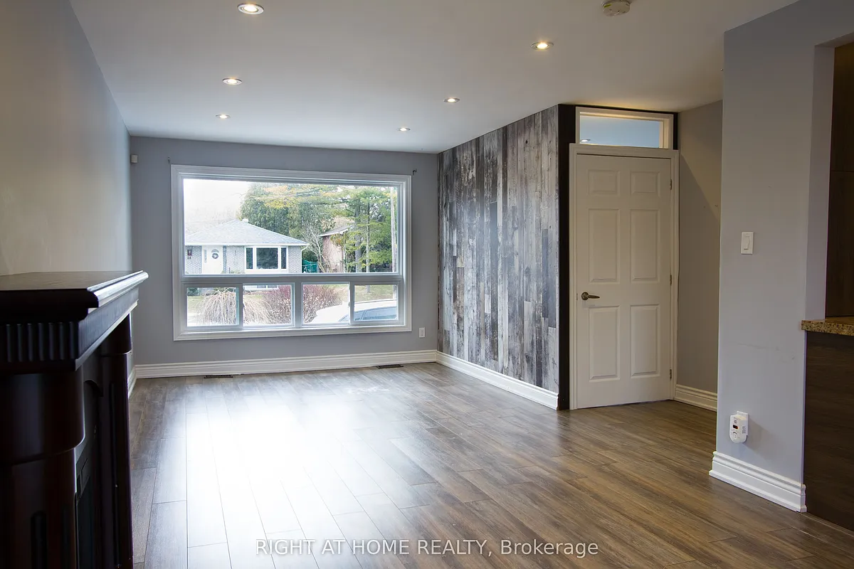 Building Photo - 40 Foreht Cres #MAIN
