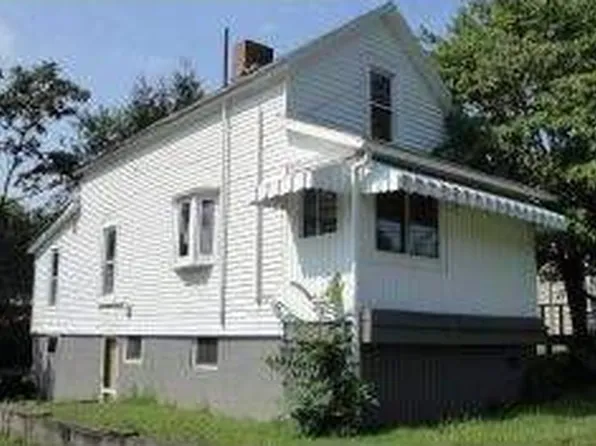 115 Maher St, Saint Clairsville, OH 43950