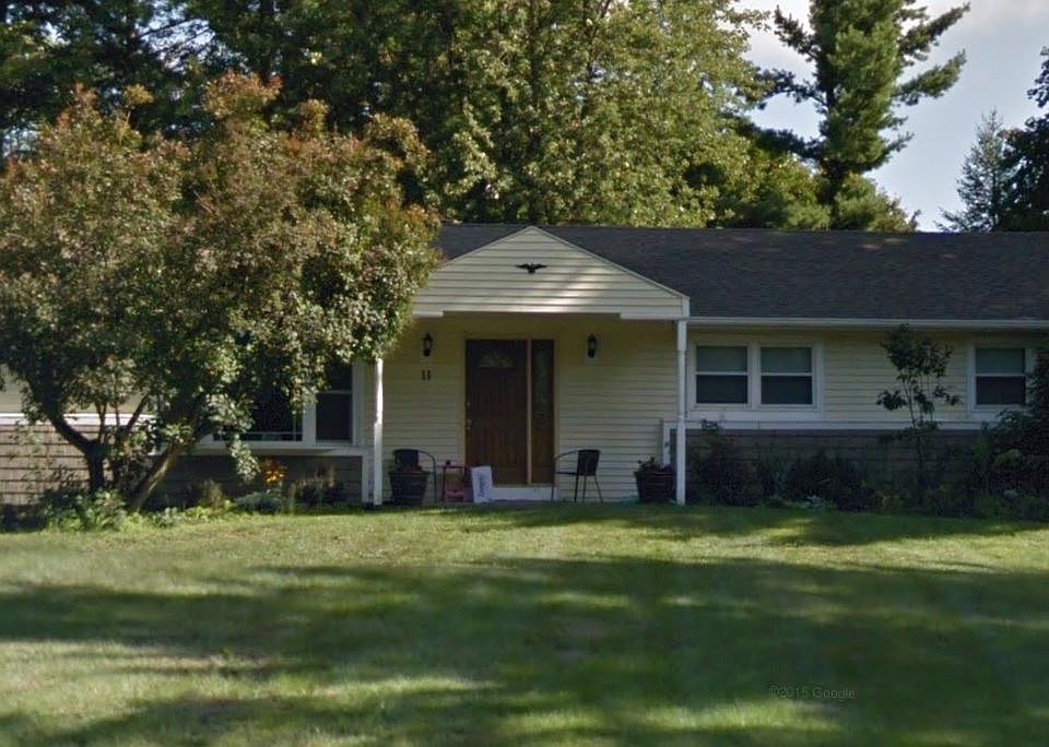 1st image of 11 Locust Ln