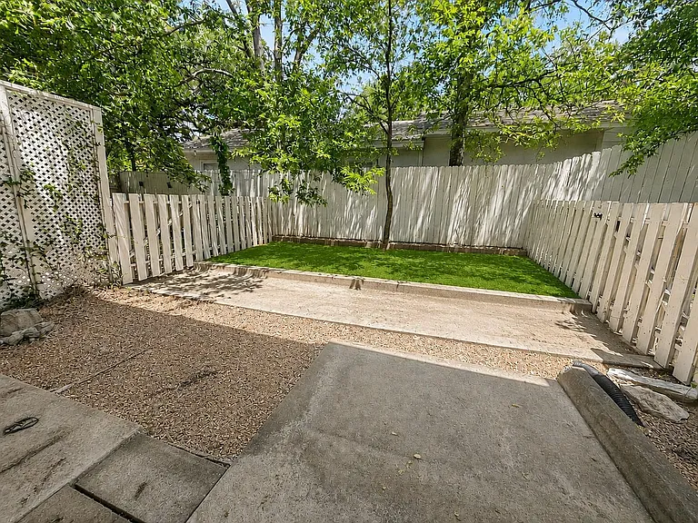 2401 Winsted Ln #2 — Photo 14