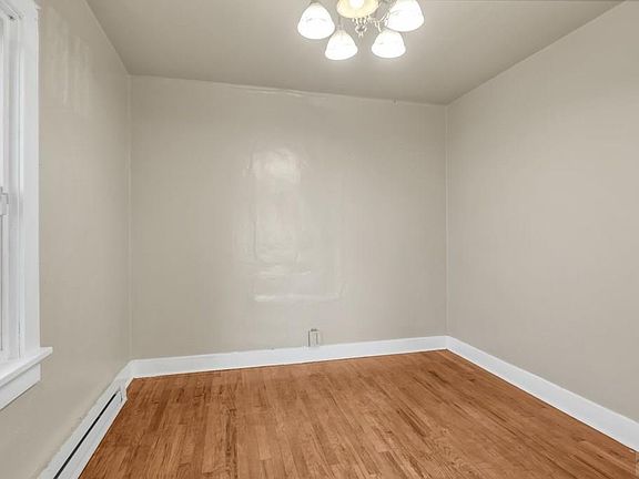 5th image of 1713 E 13th St