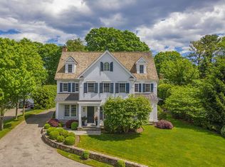 321 Taintor Dr, Southport, CT 06890