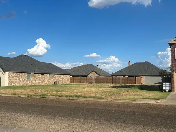 705 N 7th St, Wolfforth, TX 79382