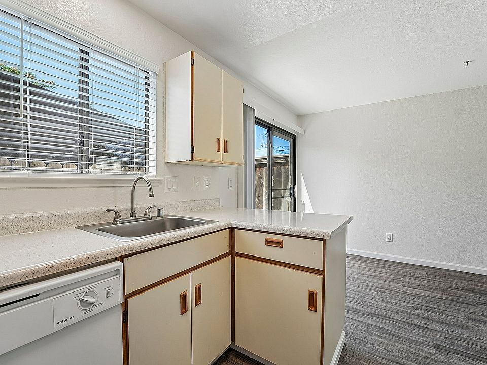 23-web-or-mls-403-425 Junction Ave 109A-S1807-021