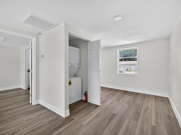 5409 Oceanic Rd — Photo 9