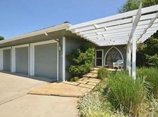 6 Nantucket Ct, Smithville, MO 64089