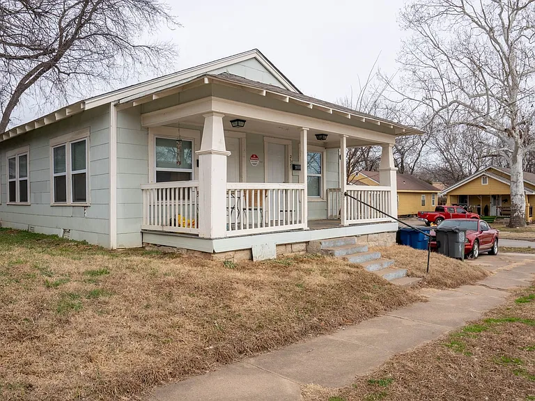 Archer Duplexes — Photo 16