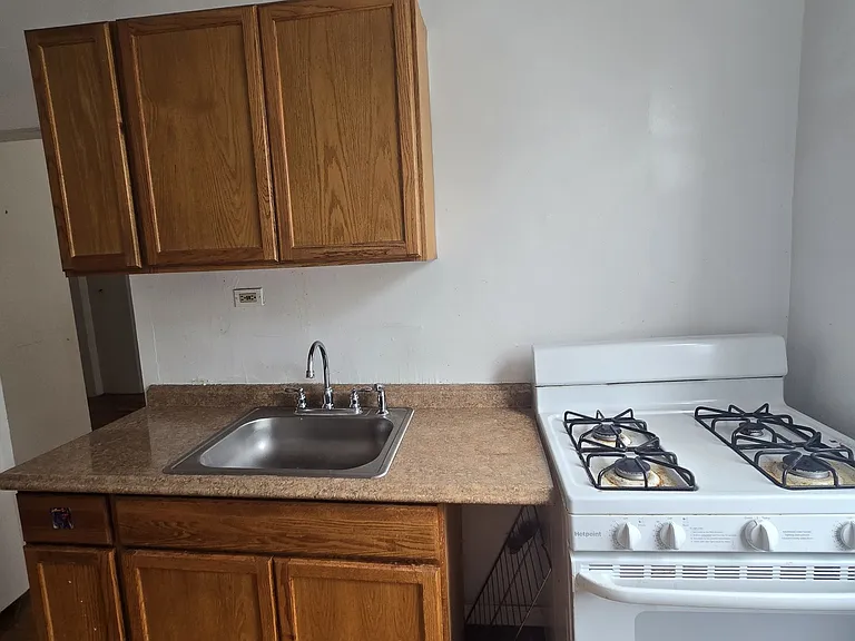 1372 W Estes Ave #1N — Photo 4