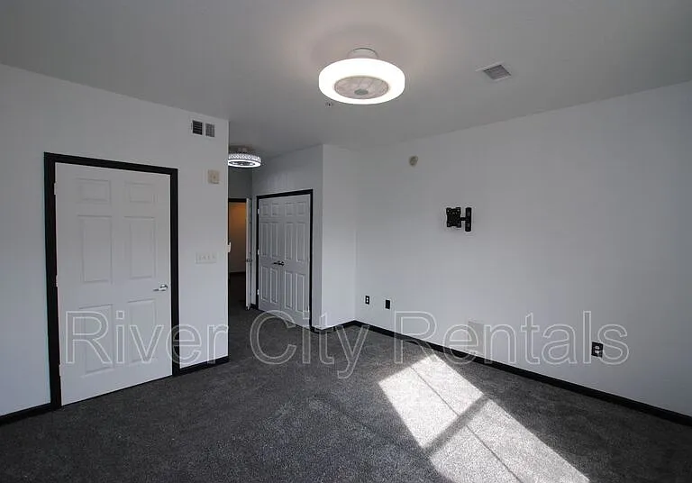8539 Gate Pkwy W #1736 — Photo 7