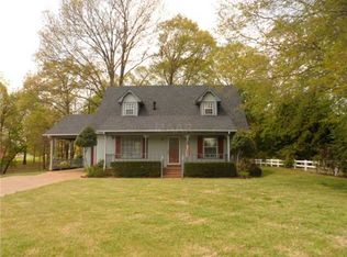 245 Farmington Rd, Savannah, TN 38372