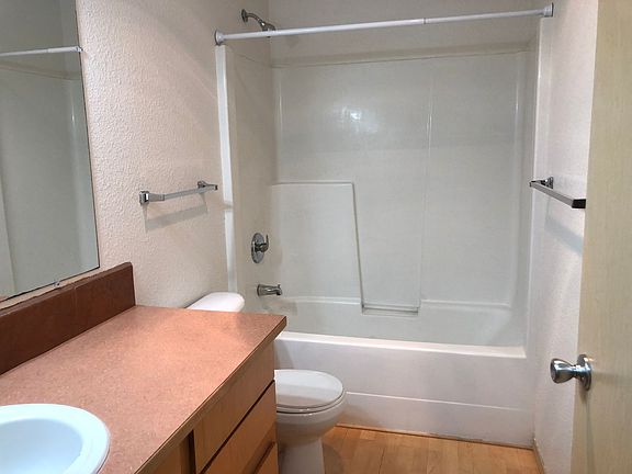 4th image of 5515 NE 82nd Ave APT 5