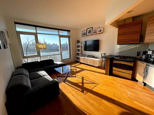5th image of 11-24 31st Ave #14B