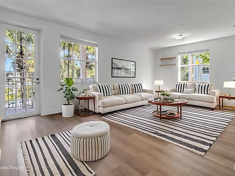 1332 SW 2nd Ct #TOWNHOUSE — Photo 5