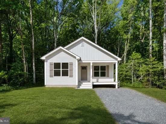803 Albrough Blvd, Colonial Beach, VA 22443