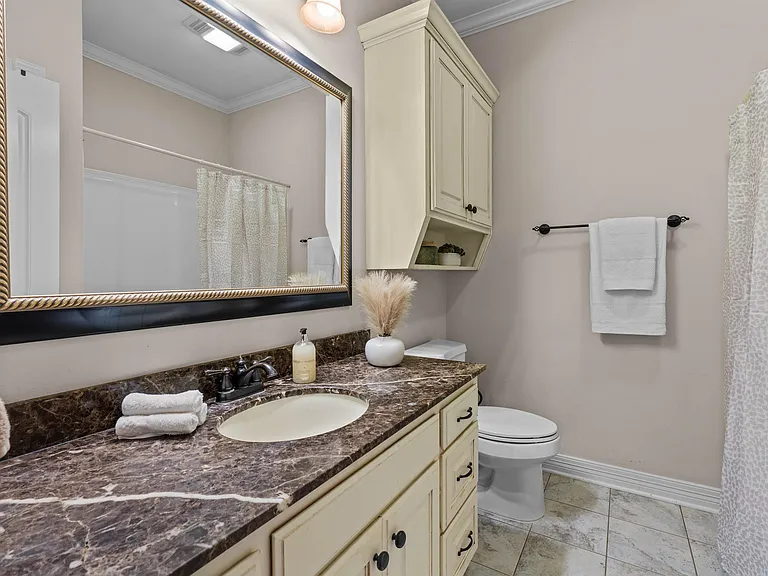 407 Carnaby — Photo 23