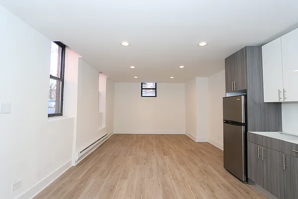 Rented by Nooklyn NYC LLC | media 4