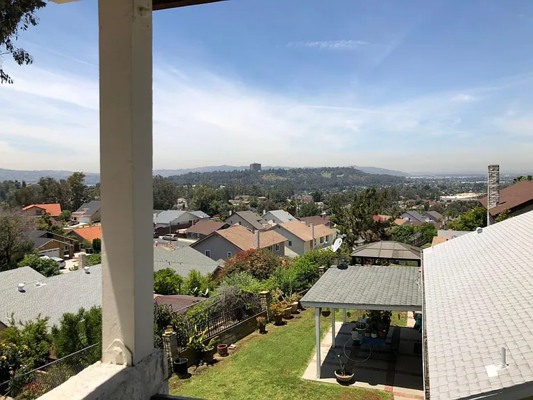 E Nanette Ave — Photo 11