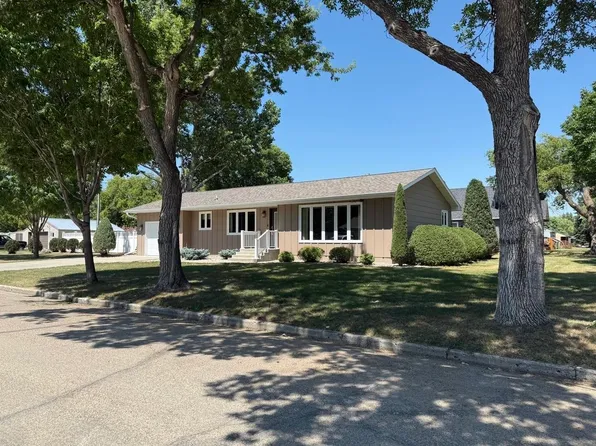 195 E 4th Ave W, Westhope, ND 58793