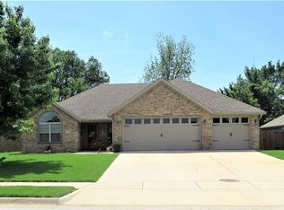 11143 Rosebay Ln, Prairie Grove, AR 72753