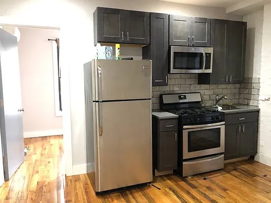 Rented by Premier Metro Realty Corp | media 48