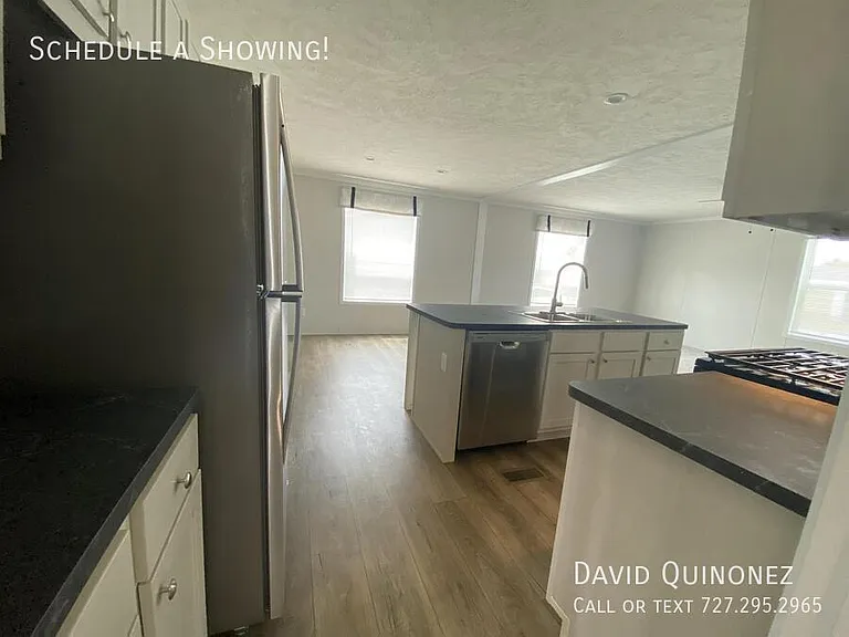 112 Murray Dr — Photo 4