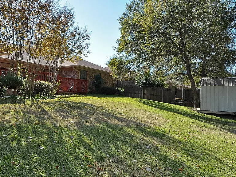 316 Bremen Dr — Photo 26