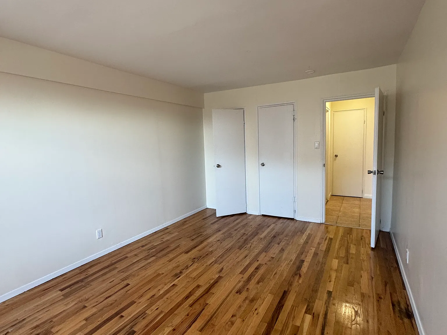 10-11 Nameoke Street — Photo 3