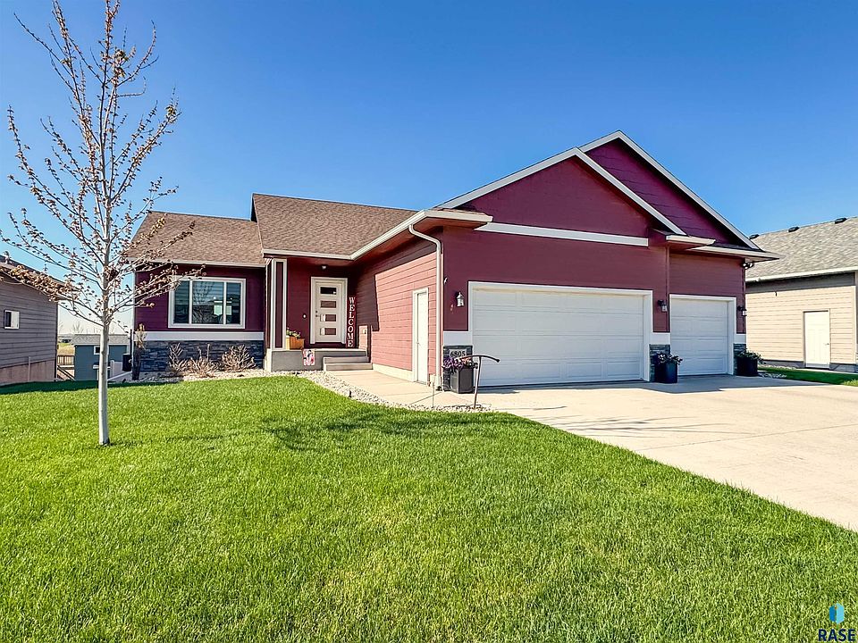 1st image of 6805 E Smyrna Cir