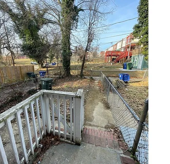 2099 N Dukeland St — Photo 11