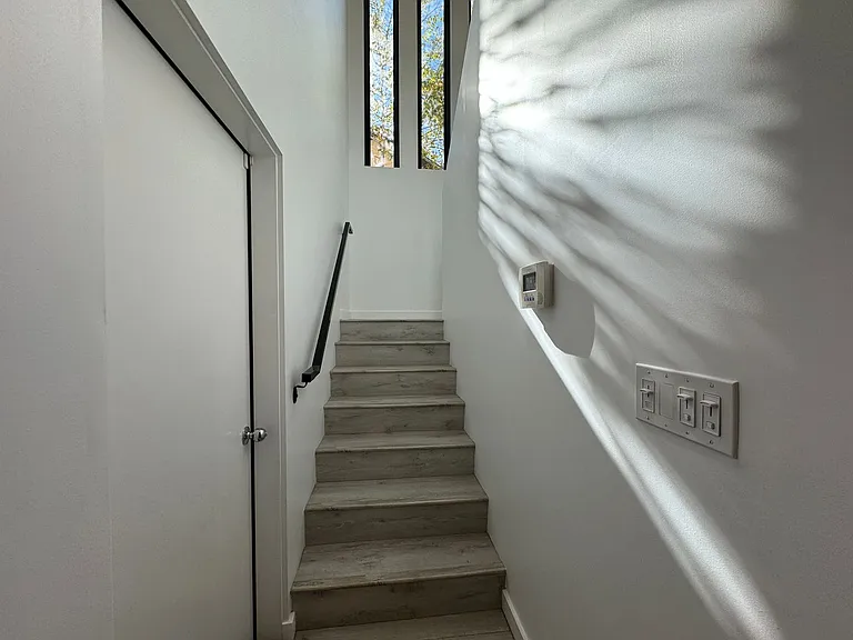 143 N Ardmore Ave — Photo 9