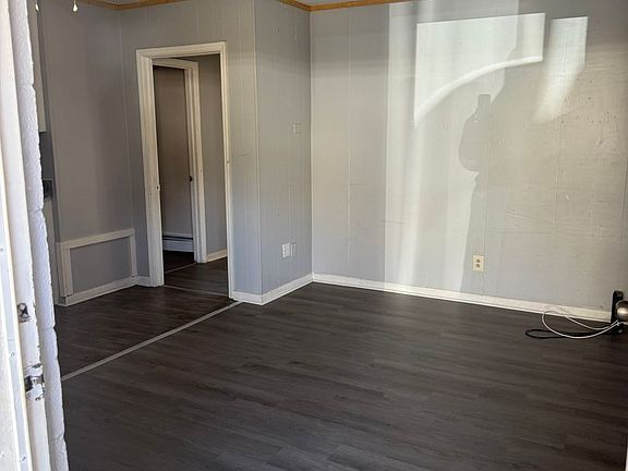 4th image of 71 Blackhawk Rd #9