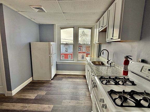 3rd image of 367 W Greenwich St #3-C