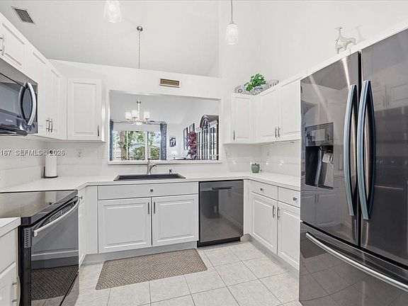 5th image of 7600 S Aragon Blvd Unit 1