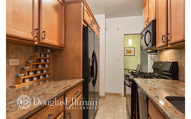 Sold by Douglas Elliman | media 21