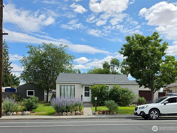 2nd image of 130 D Street NE