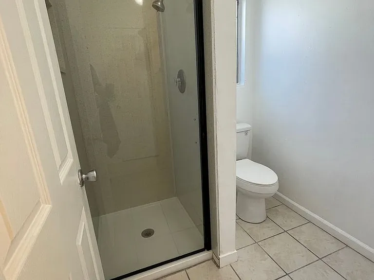 1712 Sylvan Ave — Photo 7