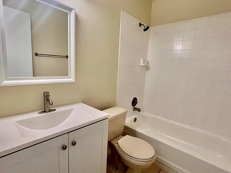 6061 10th Ave N #242 — Photo 15