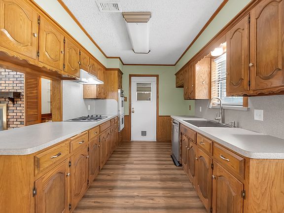 3rd image of 202 Diane Dr