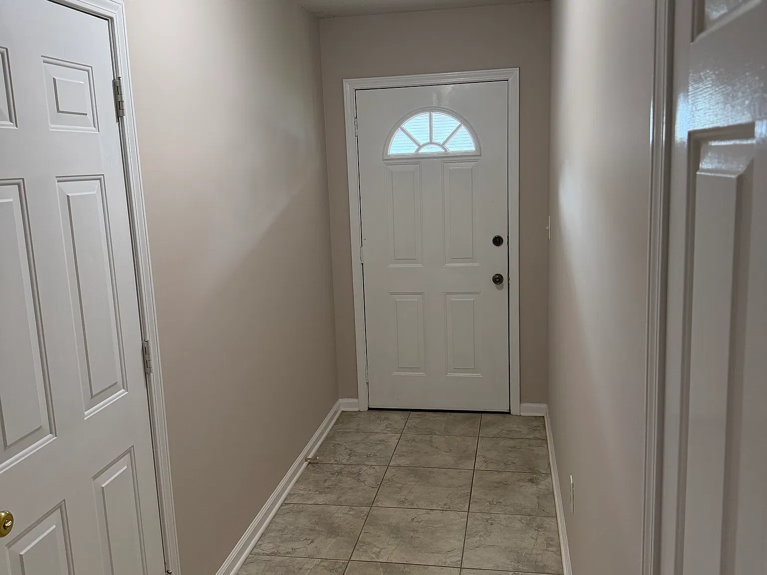3 bed, 1260 sqft, $1,650 — Photo 3