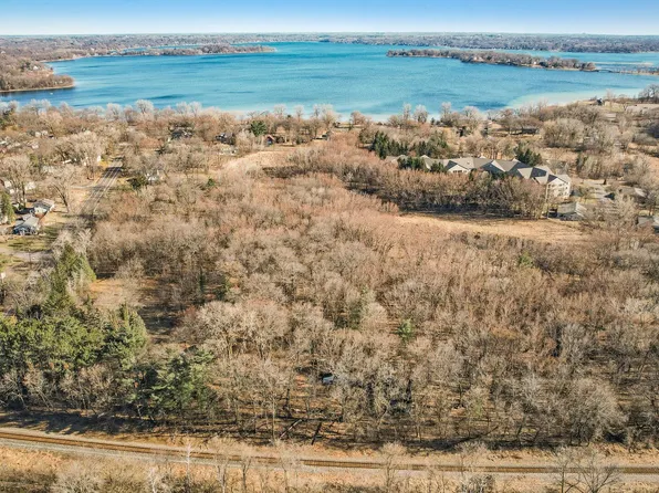 5285 Northwest Ave, White Bear Lake, MN 55110