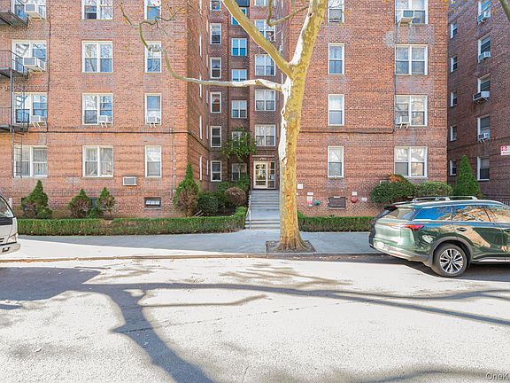 2nd image of 2552 E 7 Street #1H
