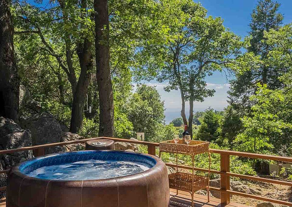 Private view deck & hot tub