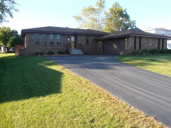 716 Osage Dr, Dyer, IN 46311