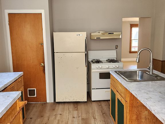 4th image of 704 Monroe St #1